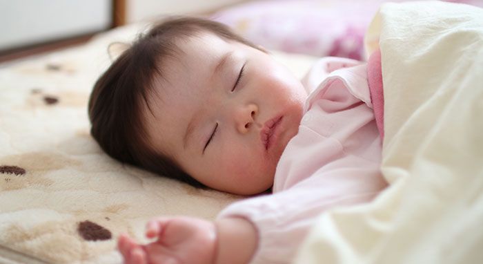 赤ちゃんの睡眠から考えるベビー用敷布団です。櫻道ふとん店の『教えて布団の達人』