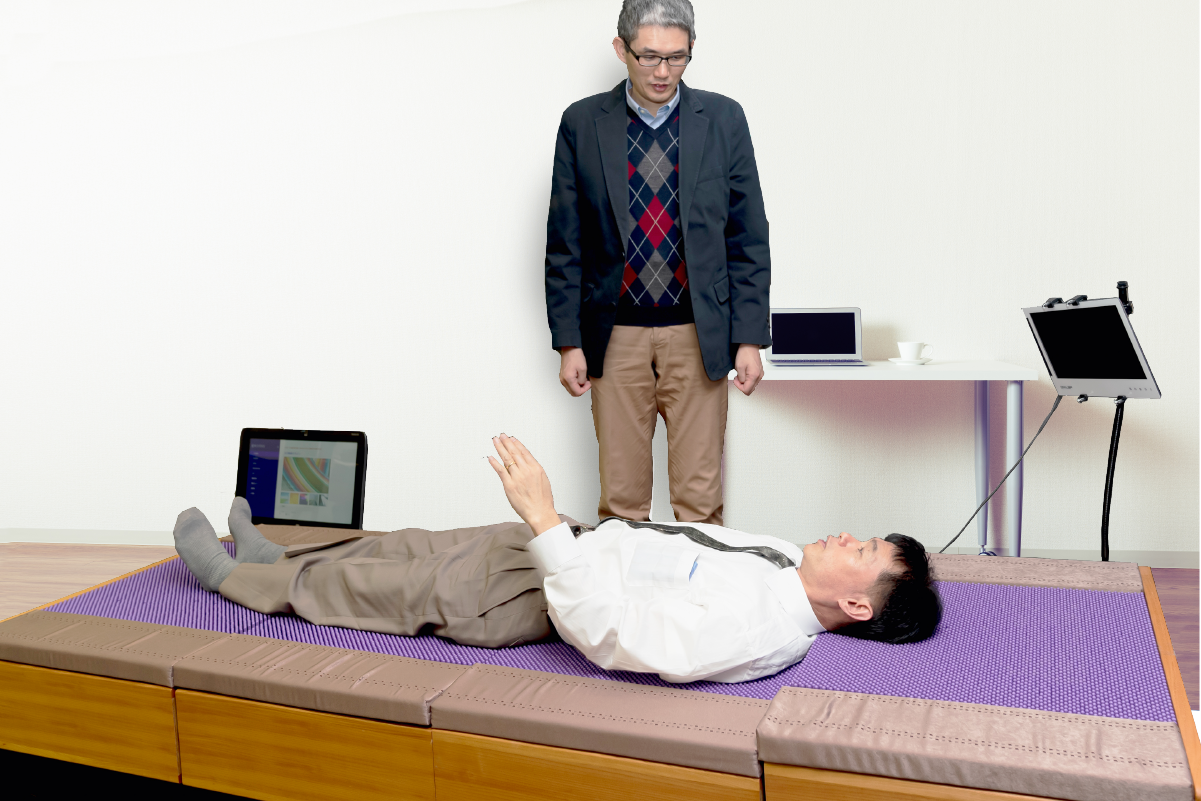 国立信州大学繊維学部の吉田教授によるマットレスと睡眠の研究。腰痛対策には硬めのマットレスがおすすめ。