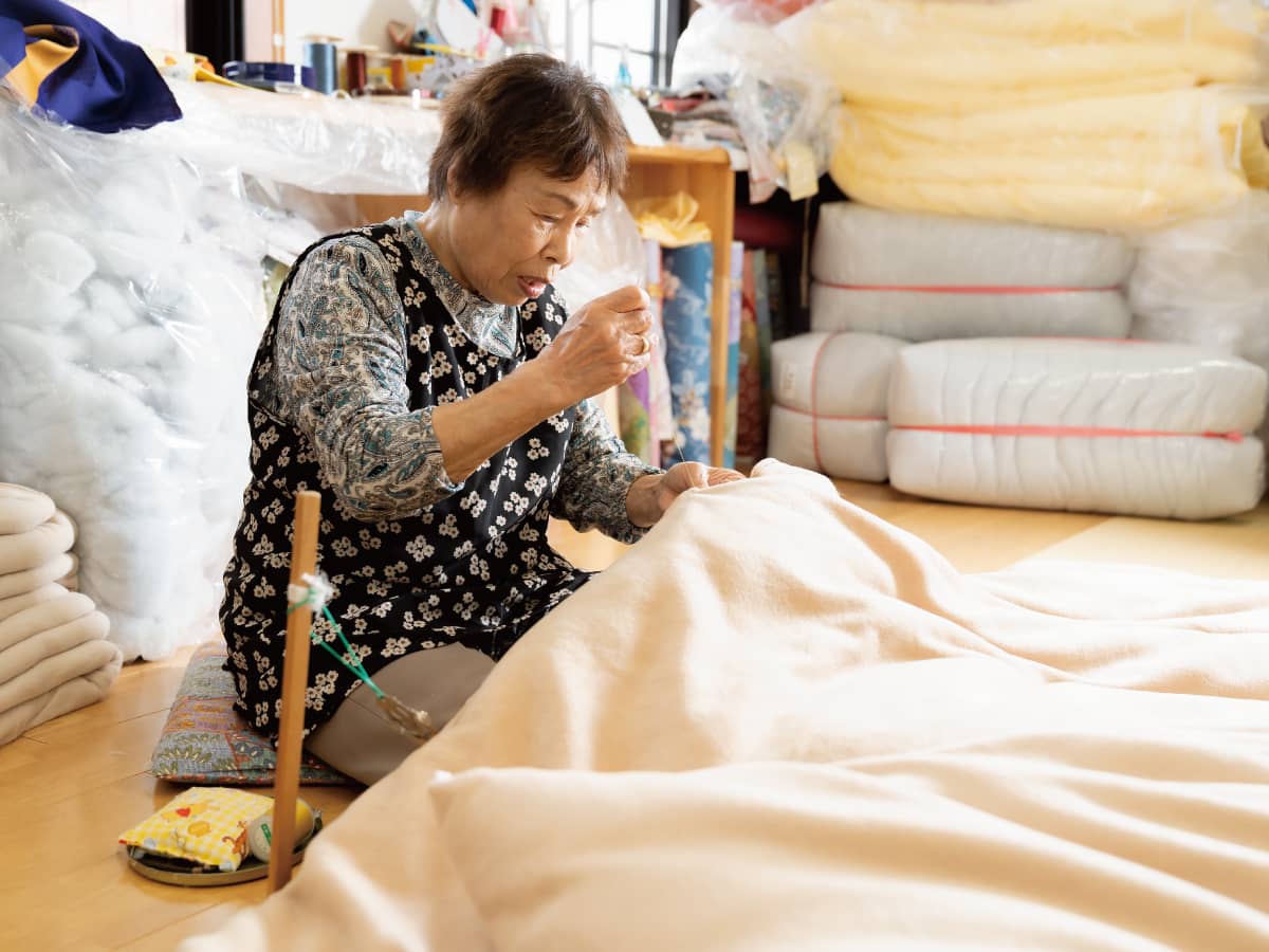 道ふとん店の製品は一点一点職人による手造り